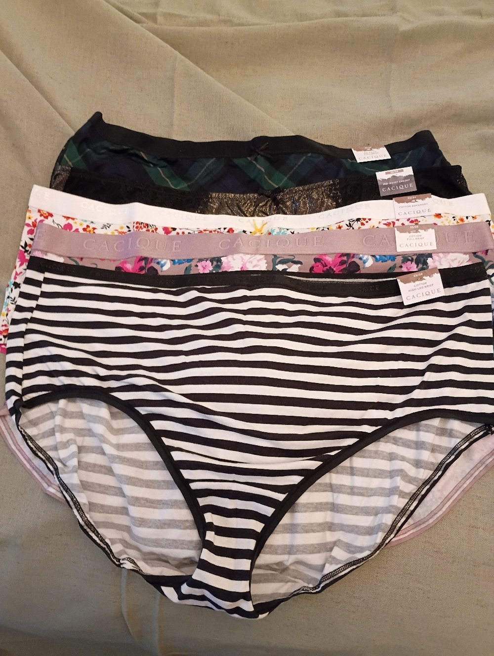NWT Lot of 5 Pairs of Cacique Underwear